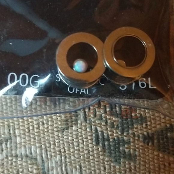 Body Jewelry Ear Gauges - Picture 2 of 2